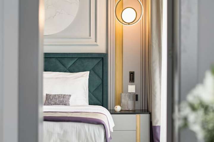 Room 7 of 27