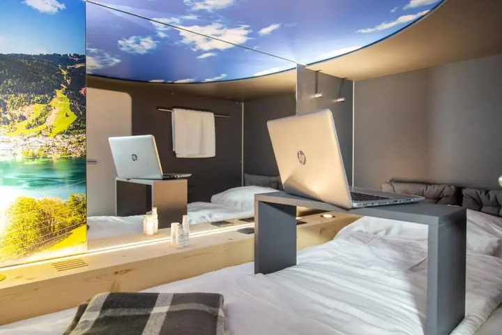 Room 2 of 25