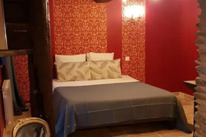Room 6 of 14