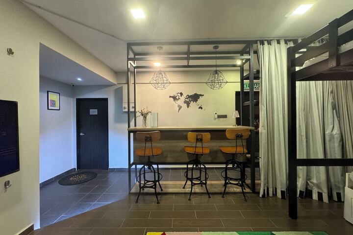 Room 28 of 49