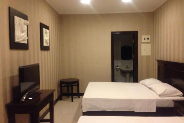 Room 15 of 42
