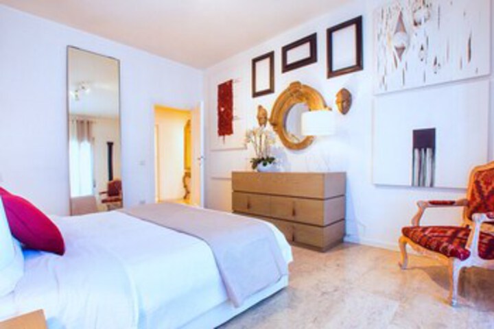 Room 10 of 31