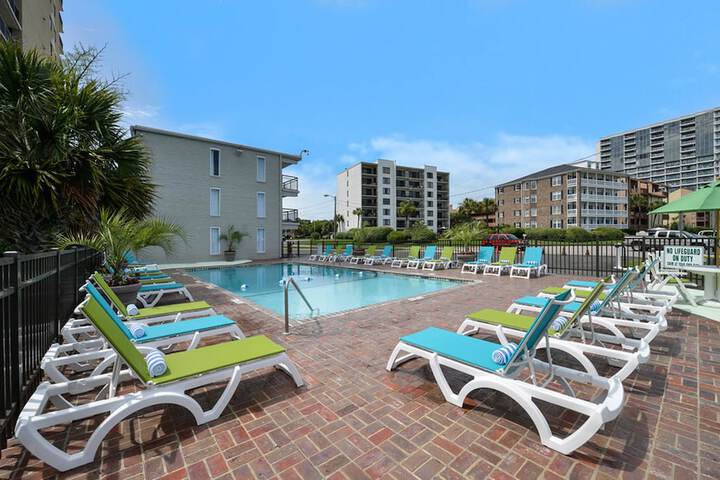 Pool 15 of 20