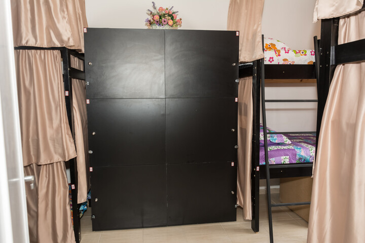 Room 13 of 28