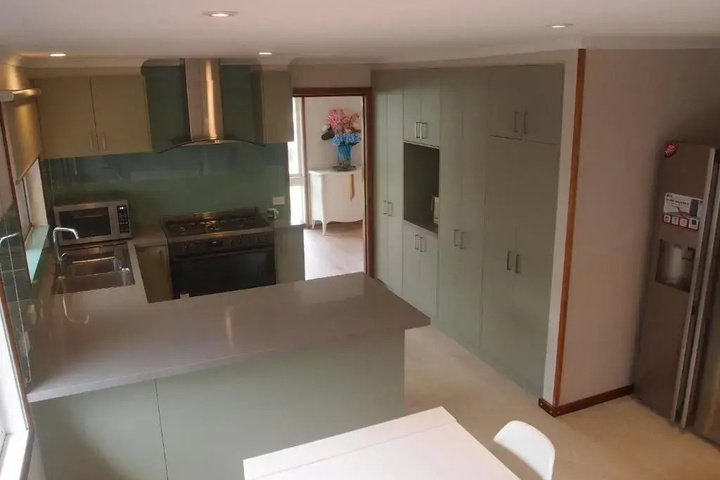 Room 4 of 12