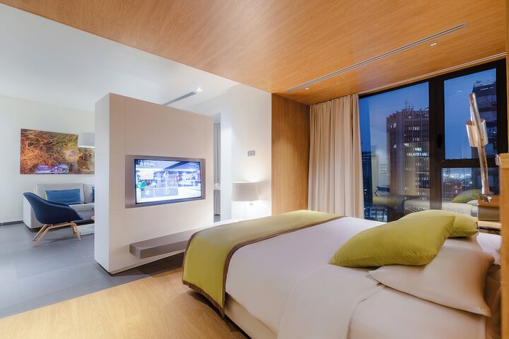 Room 12 of 43