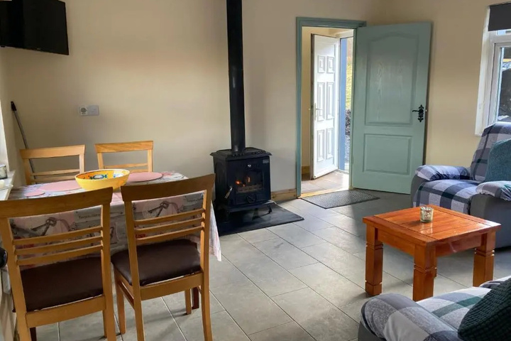 Room 4 of 15