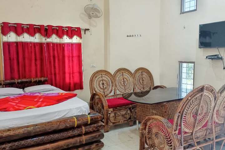 Room 9 of 15