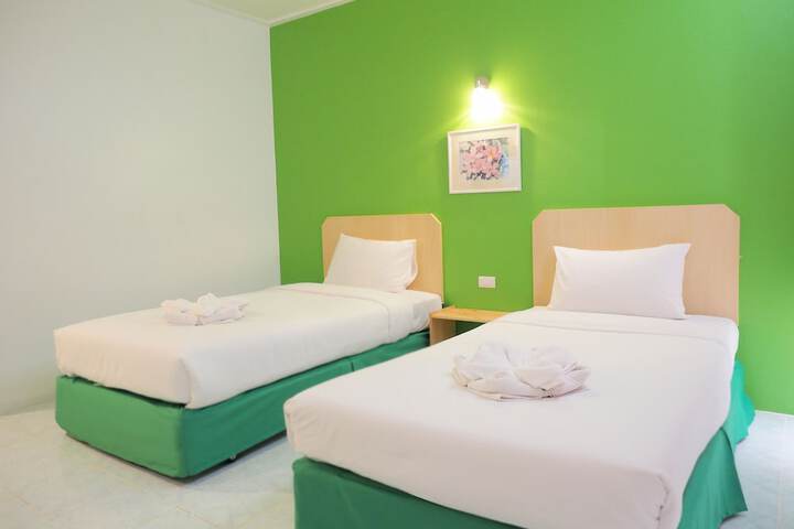 Room 9 of 42