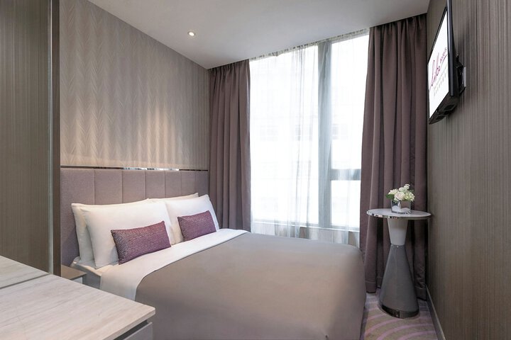 Room 21 of 32