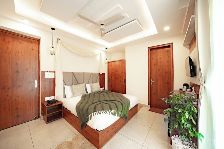 Room 5 of 35