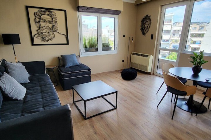 Room 3 of 43