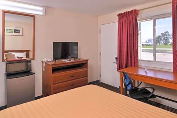 Red Carpet Inn