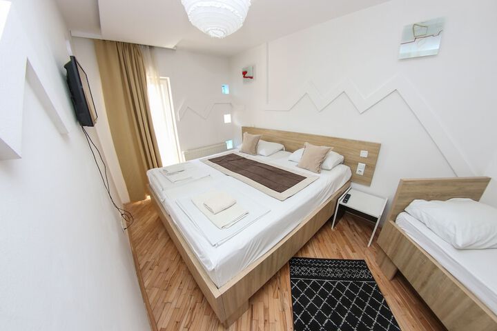 Room 49 of 73