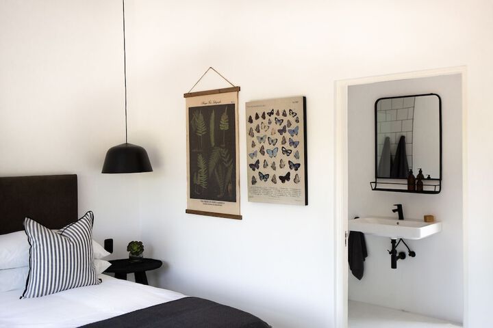 Room 11 of 37