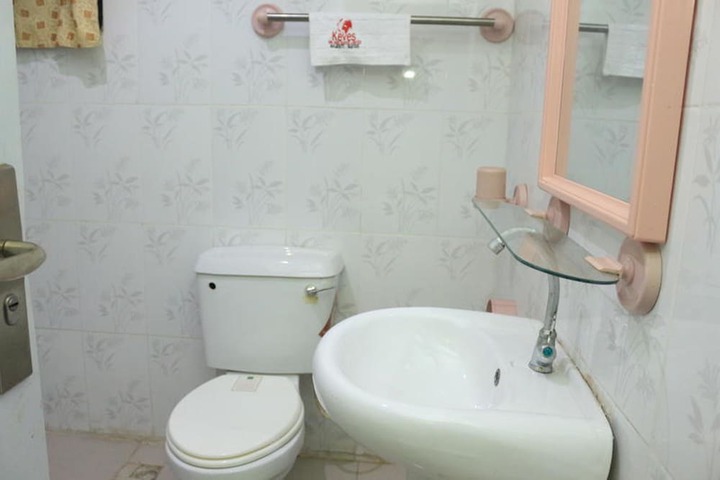 Room 16 of 25
