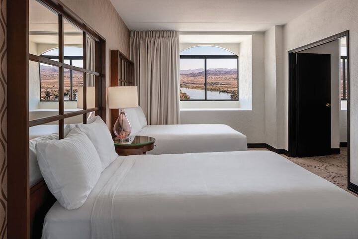 Standard Room, King or Two Doubles (3 of 7)