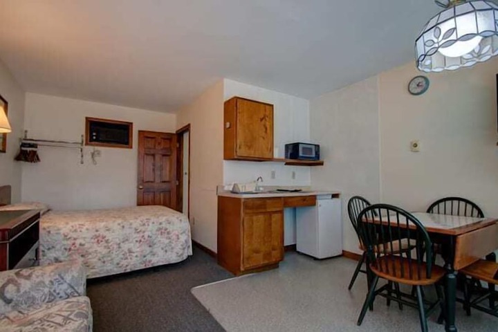 Room 14 of 30