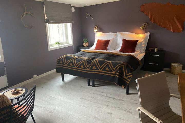 Room 6 of 38