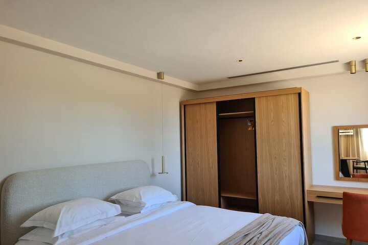 Room 27 of 115