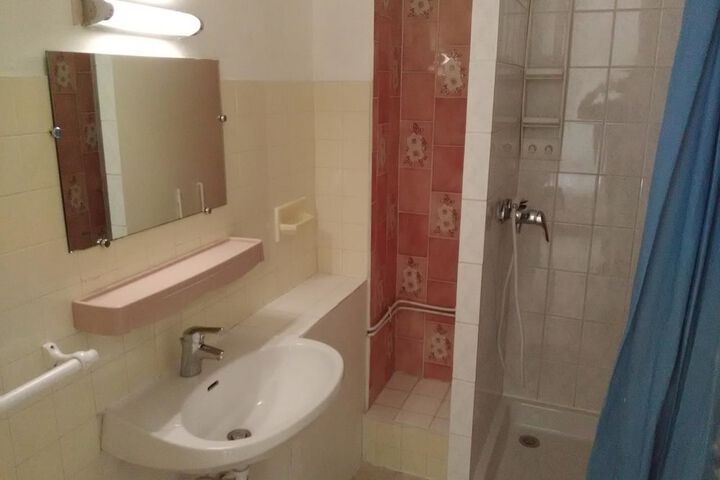 Room 35 of 50