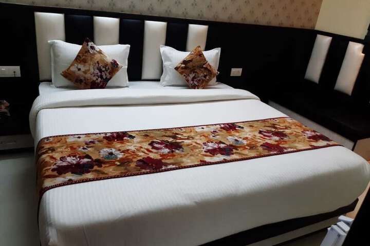 Room 3 of 15