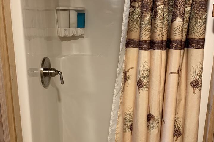 Room 32 of 53