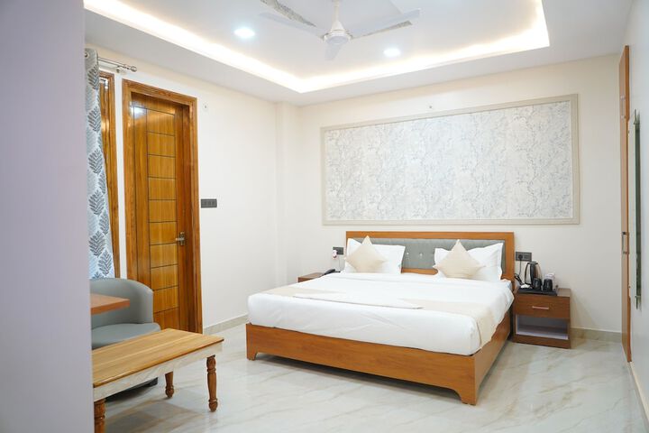 Room 13 of 22