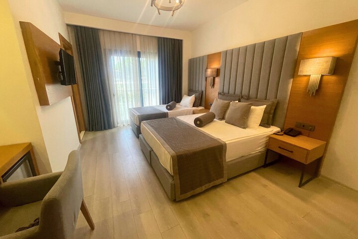 Room 12 of 48