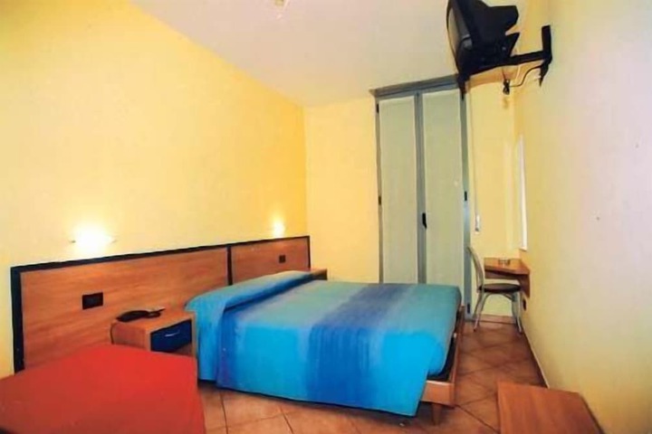 Room 16 of 37