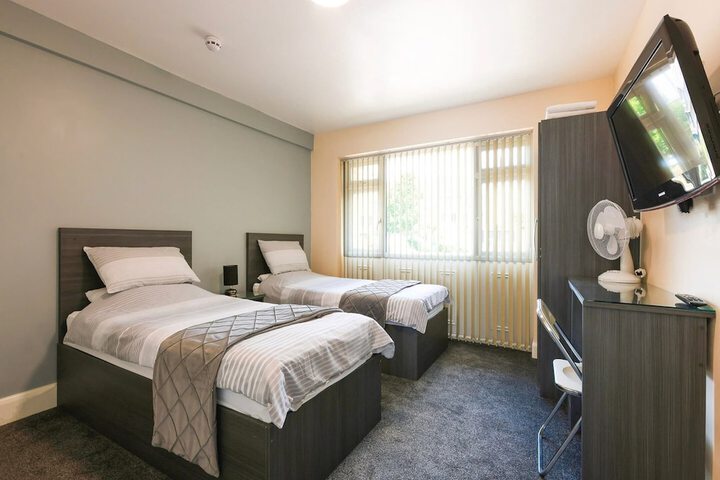 Room 7 of 13
