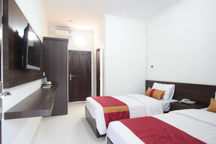 Room 10 of 21