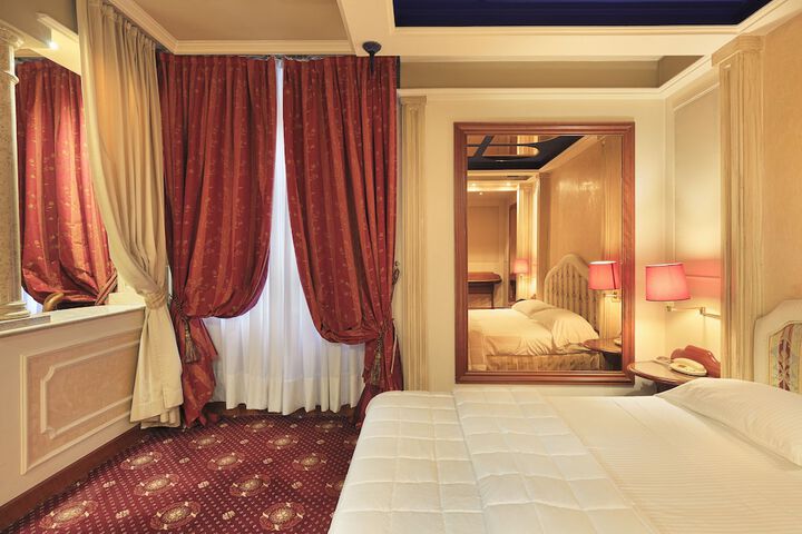 Room 15 of 34