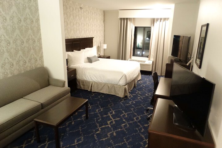 1 King Bed (17 of 18)