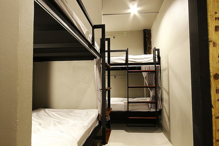 Room 9 of 60