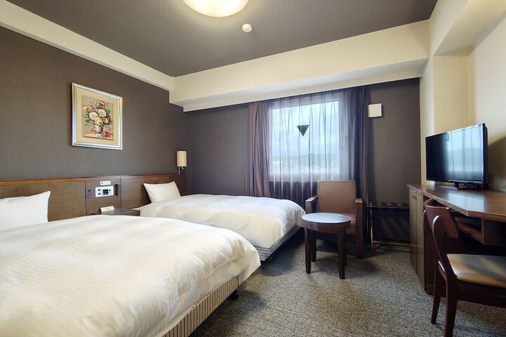 Room 20 of 37