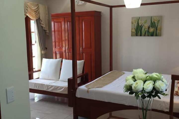 Room 6 of 42