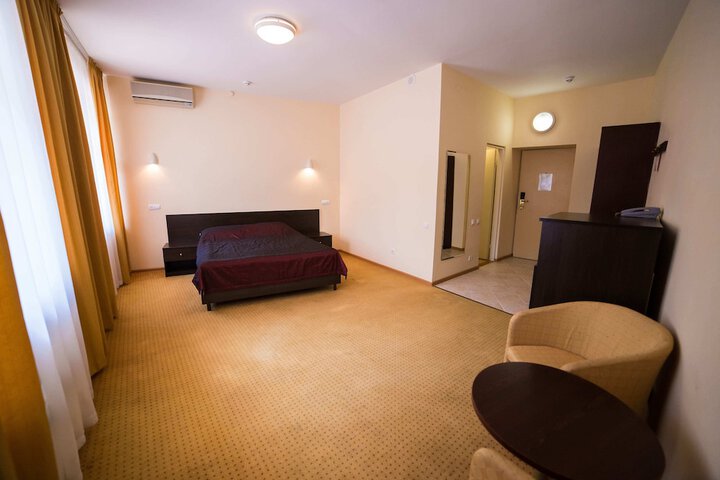 Room 17 of 50