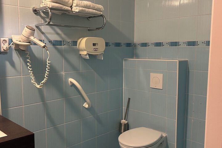 Room 37 of 50