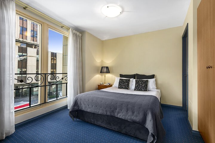 Room 14 of 33