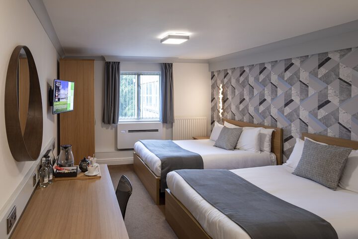 Room 4 of 67