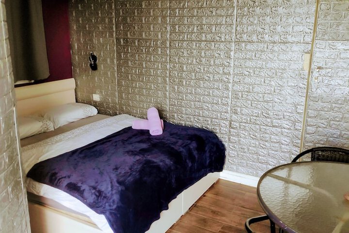 Room 6 of 53