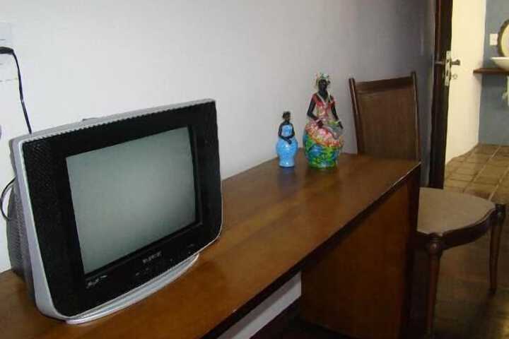 Room 4 of 13