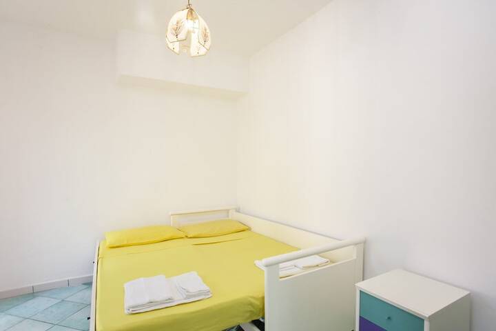Room 10 of 21