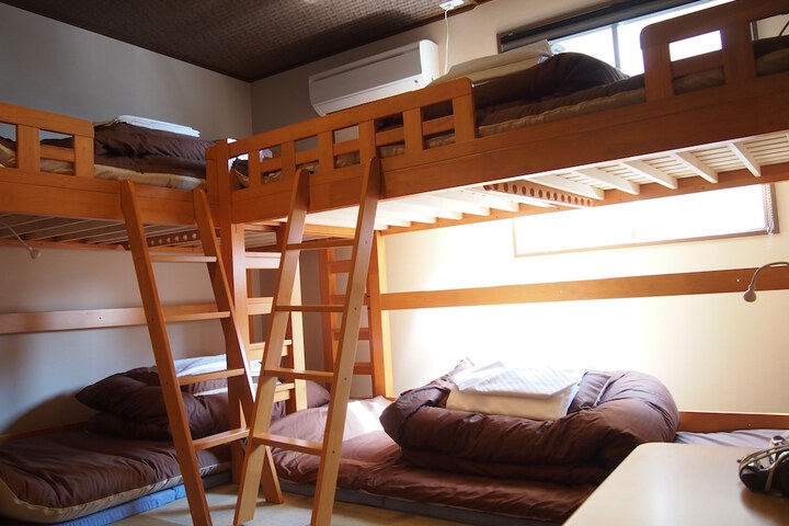 Room 9 of 75