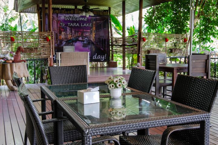 Dining 79 of 79