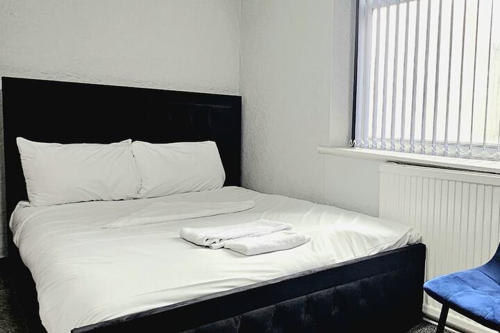 Room 4 of 80