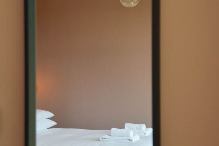 Room 6 of 111