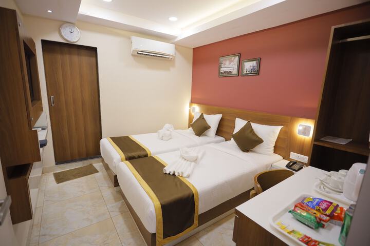 Room 7 of 34