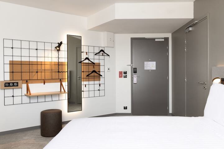 Room 16 of 56